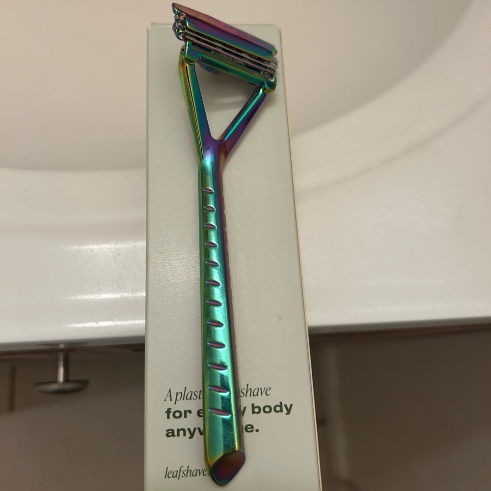 Leaf razor
